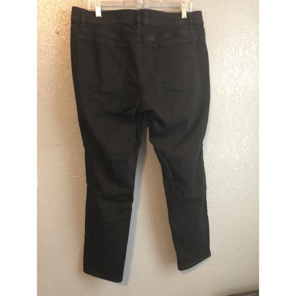 White House Black Market Womens Jeans XL Black Tapered Leg Back Pockets Pants - Picture 9 of 10